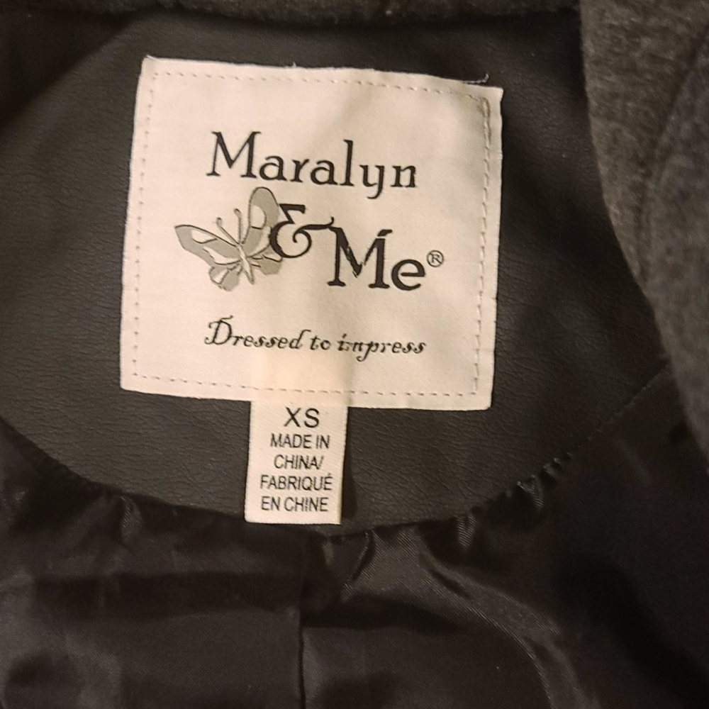 Black Juniors Jacket - image 5